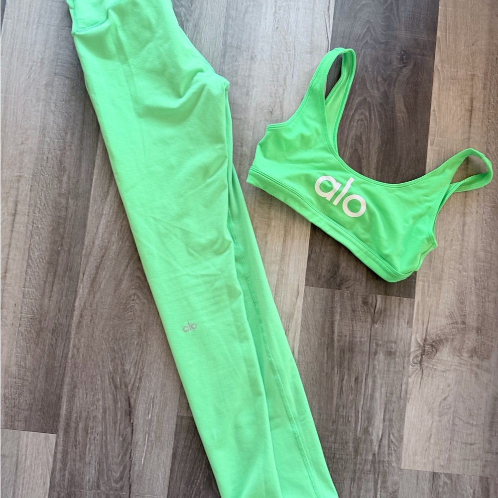 ALO Yoga Green Leggings and Bra Set